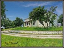 Maison en pierre de 120m² avec gite de 42m² - Terrain : + de 8000m²