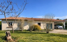Family bungalow with heated veranda and swimming pool – 4 bedrooms + office – sought-after area of Bon-Encontre