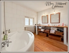 Renovated 185m² house + 1000m² garden + independent 2-room apartment + swimming pool – Valence-d'Agen
