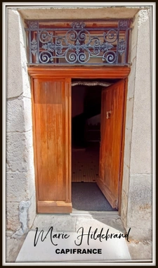 Stone house - 105m² living space - 750m² garden - 2 bedrooms - outbuilding