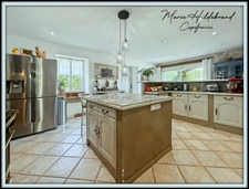 Stone house of over 210m² - 5 bedrooms - garden, swimming pool, outbuildings - 3600m²