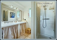 Stone house of over 210m² - 5 bedrooms - garden, swimming pool, outbuildings - 3600m²