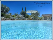 Maison en pierre de plus de 220m² - 5 chambres - jardin, piscine, dépendances - 3600m²