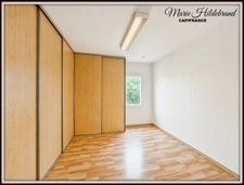 Architect-designed house with character – 285 m² of living space – Panoramic views – Swimming pool – Large garage
