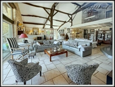 Stone house of over 210m² - 5 bedrooms - garden, swimming pool, outbuildings - 3600m²
