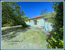 Maison en pierre de plus de 220m² - 5 chambres - jardin, piscine, dépendances - 3600m²