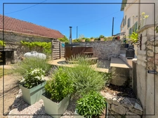 Character house + swimming pool + panoramic view + outbuildings – potential for a gîte – Tarn-et-Garonne (82)