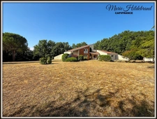 Architect-designed house with character – 285 m² of living space – Panoramic views – Swimming pool – Large garage