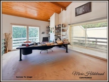 Architect-designed house with character – 285 m² of living space – Panoramic views – Swimming pool – Large garage