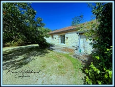 Stone house of over 210m² - 5 bedrooms - garden, swimming pool, outbuildings - 3600m²
