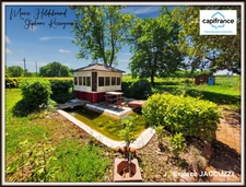 Character property with 5,500 m² of grounds, swimming pool, 7 bedrooms and separate living area