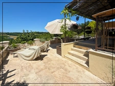 Character house + swimming pool + panoramic view + outbuildings – potential for a gîte – Tarn-et-Garonne (82)