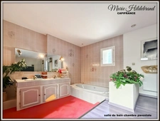 Architect-designed house with character – 285 m² of living space – Panoramic views – Swimming pool – Large garage