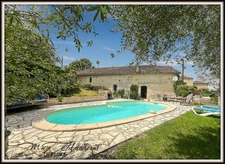 Maison avec gite ensemble habitable de 188m² - piscine - jardin au calme