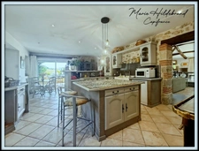 Stone house of over 210m² - 5 bedrooms - garden, swimming pool, outbuildings - 3600m²