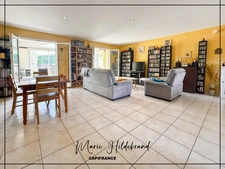Family bungalow with heated veranda and swimming pool – 4 bedrooms + office – sought-after area of Bon-Encontre