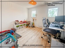 Ensemble de 2 Maisons - 8 pièces - 1hectare de terrain - à 5mn de Valence