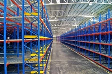 Local/bureau de presque 7000m² sur environ 13000m² à vendre 4.228.000 d'euros sur VILLEFRANCHE SUR SAONE (69)