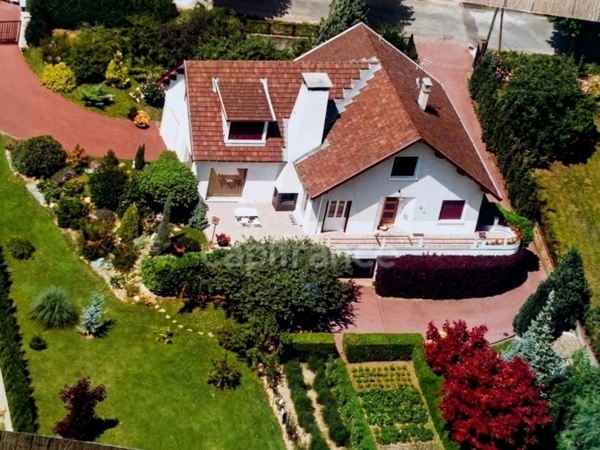 BEYNOST propriété de 223.7m2 habitable avec vue panoramique sur 1800m2 de terrain à vendre  (01)