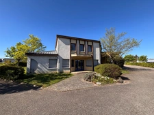 BÂTIMENT D’ACTIVITÉ INDÉPENDANT À VENDRE – 1 991 m² – TERRAIN 4 500 m² – ACCÈS A89 IMMÉDIAT – Lentilly