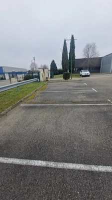 Terrain avec visibilité premium à vendre sur 3393m² à  BALLAN MIRE (37)  emprise bâtie maxi de 2035m² 12 m de hauteur