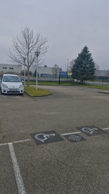 terrain 2000m² et local 400m²  entre Vienne et Saint quentin(38)