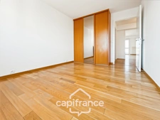 VINCENNES, Boulevard de la Libération,  5 pièces de 102 m² avec balcon, stationnement et cave