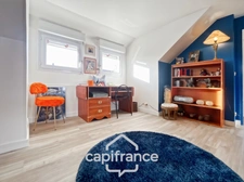 Maison familiale contemporaine,7 pièces, 215 m2, à ORMESSON SUR MARNE (94), quartier du Golf, au calme, en parfait état