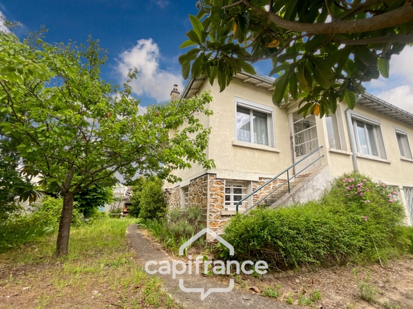 Saint-Maur-des-Fossés – Adamville, maison individuelle de plus de 110 m² – 6 pièces, 4 chambres – Jardin et garage