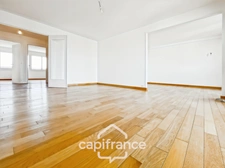 VINCENNES, Boulevard de la Libération,  5 pièces de 102 m² avec balcon, stationnement et cave