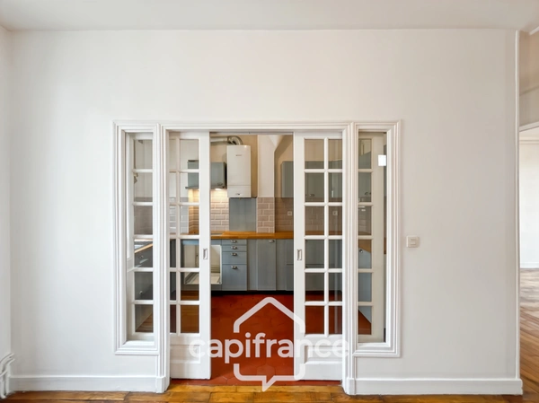 Appartement familial, en parfait état, 5 pièces, 113 m2, à  FONTENAY SOUS BOIS (94), rue Mot, proche RER et Bois