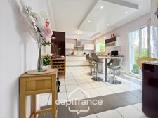 Maison familiale contemporaine,7 pièces, 215 m2, à ORMESSON SUR MARNE (94), quartier du Golf, au calme, en parfait état