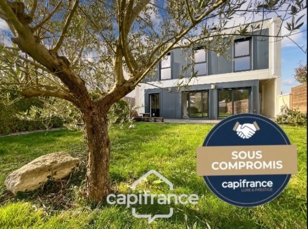 Maison familiale contemporaine, 145 m2, 4 chambres, en excellent état, sous-sol total, quartier Grand Val, proche gare, écoles, commerces, à Sucy-en-brie