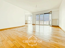 VINCENNES, Boulevard de la Libération,  5 pièces de 102 m² avec balcon, stationnement et cave