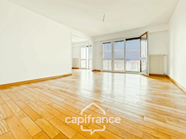 VINCENNES, Boulevard de la Libération,  5 pièces de 102 m² avec balcon, stationnement et cave