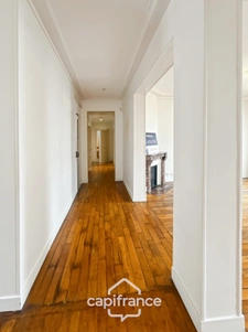 Appartement familial, en parfait état, 5 pièces, 113 m2, à  FONTENAY SOUS BOIS (94), rue Mot, proche RER et Bois