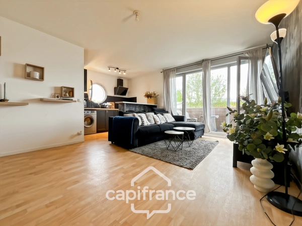 Appartement, en parfait état, à vendre 2 pièces CHELLES (77), rue du Chêne Tordu, avec balcon et parking 