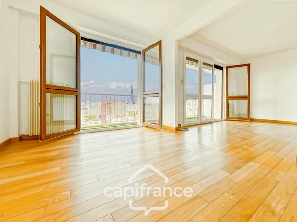VINCENNES, Boulevard de la Libération,  5 pièces de 102 m² avec balcon, stationnement et cave