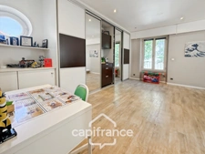 LE PERREUX SUR MARNE (94) LE PERREUX-SUR-MARNE – MAISON FAMILIALE DE 262,50 M² EN PARFAIT ETAT– 4 SUITES – JARDIN AVEC PISCINE HORS SOL – GARAGE DOUBLE