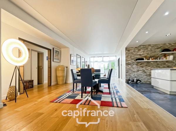 Appartement esprit maison – 164 m² – cour intérieure + box 1 voiture – rue Manessier – Nogent-sur-Marne.