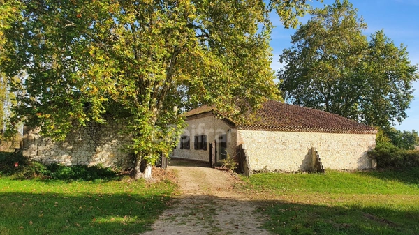 Maison en pierre et colombages, à vendre 4 pièces LAGRANGE (40)