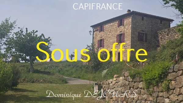 Ardèche, ensemble charmant de 2 maisons en pierres, avec terrasses, caves voutées et terrains attenants