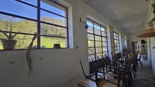 Ardèche - Ancien moulinage dans la vallée de l'Auzène - 6 logements - une grande salle 232m² - dépendance - piscine - rivière au pied