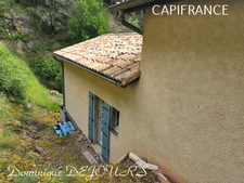 Ardèche, stone house in a preserved and quiet location - 137m² living space - garage - land