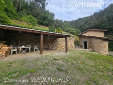 Ardèche, stone house in a preserved and quiet location - 137m² living space - garage - land