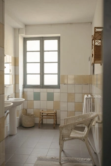 Ardèche - Ancien moulinage dans la vallée de l'Auzène - 6 logements - une grande salle 232m² - dépendance - piscine - rivière au pied