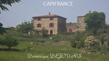 Ardèche, ensemble charmant de 2 maisons en pierres, avec terrasses, caves voutées et terrains attenants