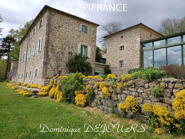 Ardèche -  Demeure d’Exception du XVIIe Siècle & Salle de Spectacle Privée sur 18 Hectaires