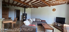 Tènement immobilier : 2 habitations et un ancien hangar agricole - 6200m² autour de la maison + bois de chênes 9700m² - source et un bassin