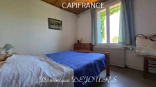 Nichée au cœur de la nature, sans vis-à-vis et avec une vue remarquable, grande maison de 7 (voir 8) chambres et de belles terrasses, offre un cadre de vie paisible et ressourçant.